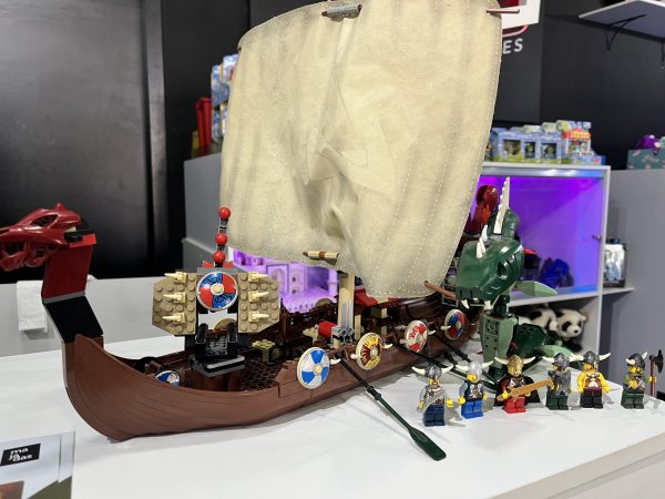 7018	Lego Vikings 7018 Barco Vikingo Desafía a la Serpiente Midgard