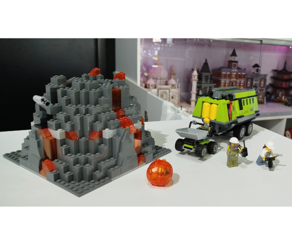 60124 Lego Volcano Exploration Base (sin manuales)