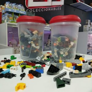 Bote con piezas Lego 1 libra