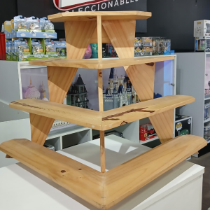 Gradas de madera para exhibición