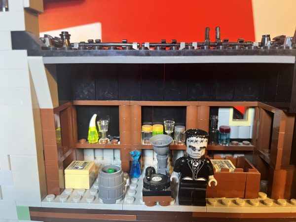 LEGO Monster Fighters 10228 Haunted House - Imagen 14