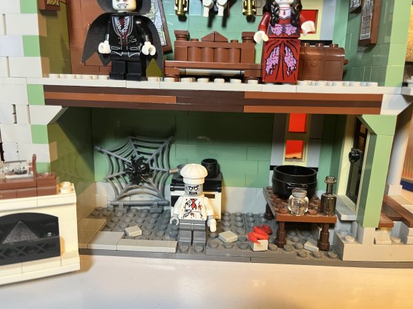LEGO Monster Fighters 10228 Haunted House - Imagen 12