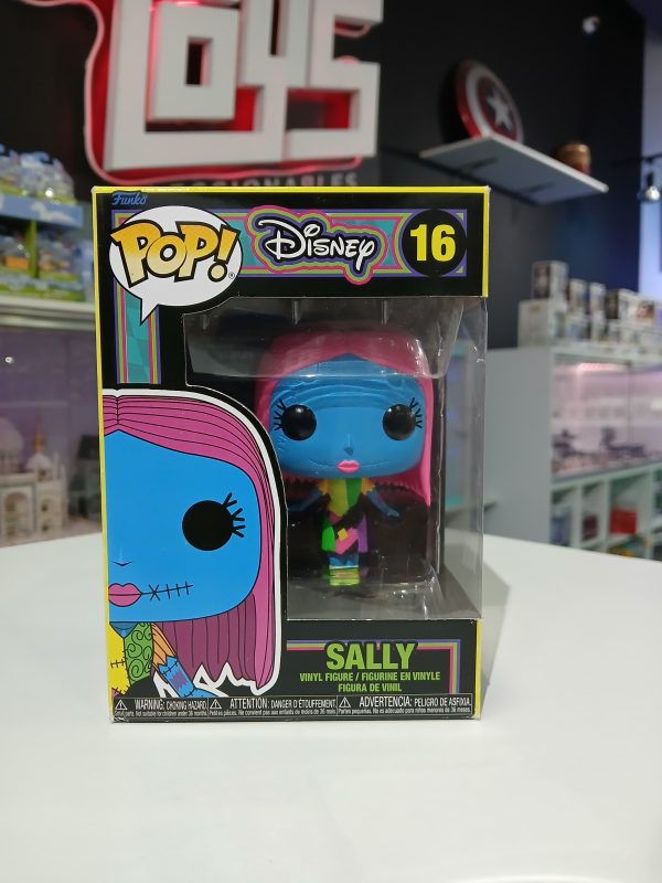 fun639637	Sally black light