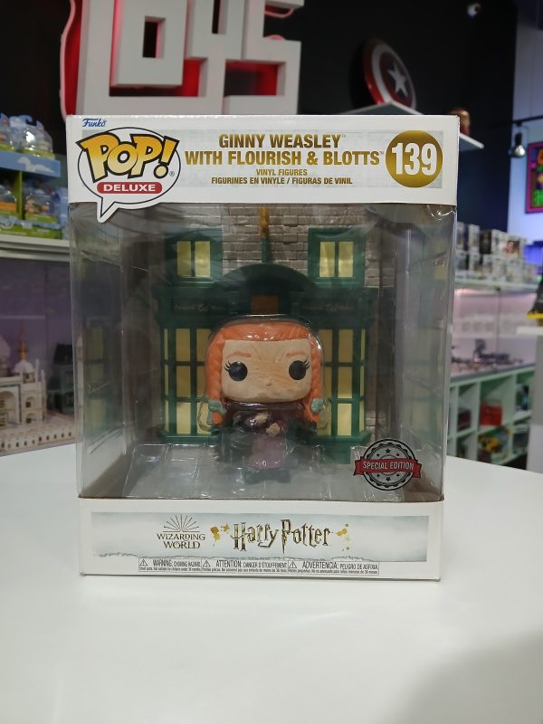 fun579308	Ginny Weasley With Flourish y Blotts