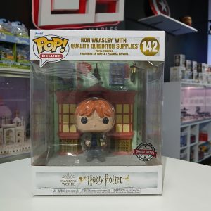 fun581257	Ron Weasley With Quality Quidditch Supplies