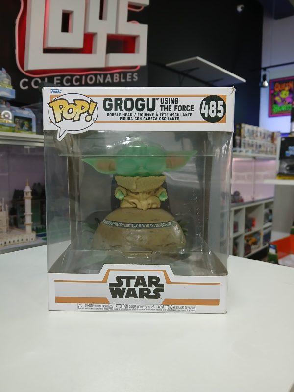 fun583909 Funko Deluxe Grogu using the force