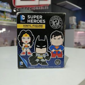 fun044527	DC Comics  Justice League 12pc Mystery Minis Disp