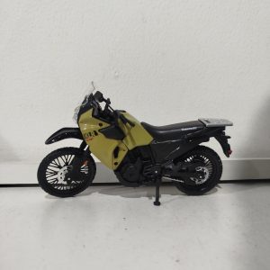 Moto 17	Kawasaki KLR 650 abierta