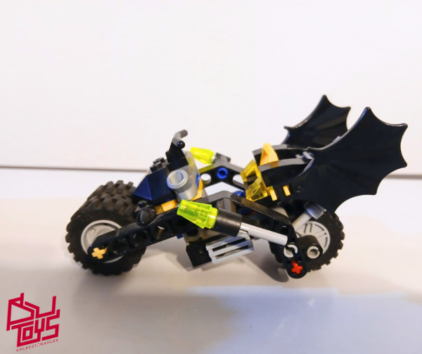 7886 The Batcycle Harley Quinn Hammer Truck - Imagen 3