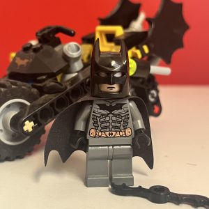 LEGO DC Batman - Dark Bluish Gray Suit, Black Mask	7886